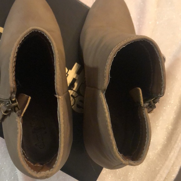 Charlotte Russe Booties (tan) size 7 women’s - Picture 8 of 8